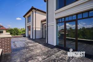 Дом 700м², 4-этажный, участок 24 сот.  