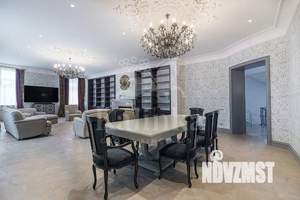 Дом 737м², 2-этажный, участок 29 сот.  