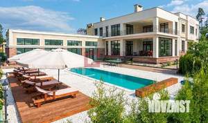 Дом 1667м², 2-этажный, участок 25 сот.  