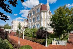 Дом 1650м², 2-этажный, участок 45 сот.  