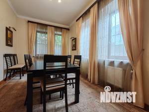 Коттедж 670м², 3-этажный, участок 16 сот.  