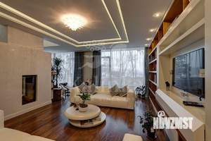 Дом 600м&sup2;, 3-этажный, участок 10 сот.  