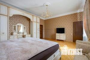 Коттедж 542м², 3-этажный, участок 24 сот.  