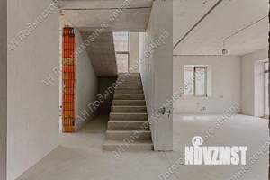 Коттедж 285м², 2-этажный, участок 10 сот.  