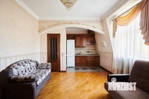 Дом 1500м², 4-этажный, участок 40 сот.  