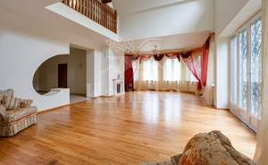 Дом 370м², 2-этажный, участок 0 сот.  