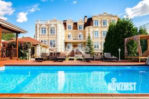 Дом 1650м², 3-этажный, участок 49 сот.  