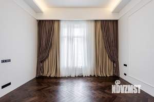 Коттедж 900м², 2-этажный, участок 15 сот.  
