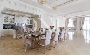 Дом 1660м², 3-этажный, участок 25 сот.  