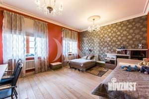 Дом 900м², 3-этажный, участок 17 сот.  