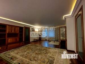 Дом 555м², 3-этажный, участок 29 сот.  