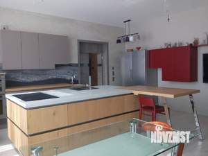 Дом 485м², 2-этажный, участок 10 сот.  