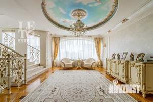 Дом 1000м², 2-этажный, участок 22 сот.  