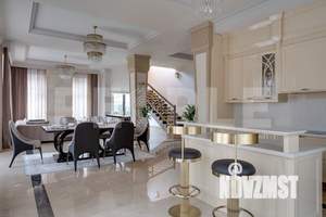 Дом 400м², 2-этажный, участок 14 сот.  