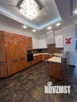 Таунхаус 440м², 3-этажный, участок 5 сот.  