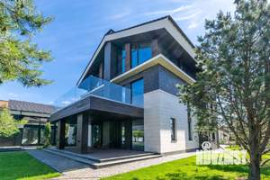 Дом 1500м², 3-этажный, участок 23 сот.  
