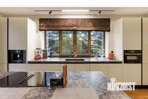 Коттедж 975м², 2-этажный, участок 30 сот.  