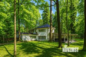 Дом 222м², 2-этажный, участок 30 сот.  