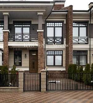 Дом 400м&sup2;, 3-этажный, участок 5 сот.  