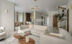 Дом 300м&sup2;, 2-этажный, участок 10 сот.  