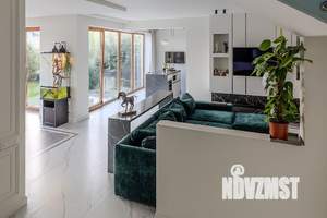 Дом 400м², 2-этажный, участок 18 сот.  