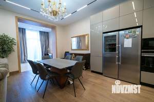 Таунхаус 350м², 3-этажный, участок 4 сот.  