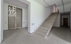 Дом 650м², 2-этажный, участок 40 сот.  
