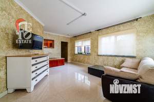 Дом 398м&sup2;, 2-этажный, участок 7 сот.  