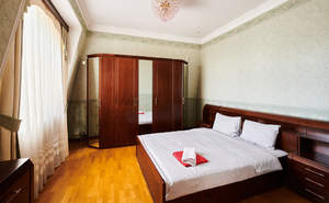 Дом 1500м², 4-этажный, участок 40 сот.  