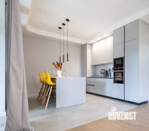 Коттедж 275м², 2-этажный, участок 8 сот.  