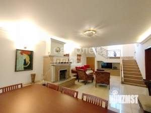 Дом 555м², 3-этажный, участок 29 сот.  