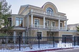 Дом 600м², 3-этажный, участок 19 сот.  