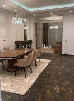 Дом 400м&sup2;, 3-этажный, участок 5 сот.  