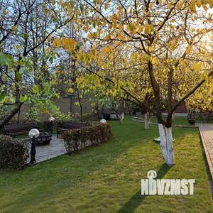 Коттедж 780м&sup2;, 4-этажный, участок 26 сот.  