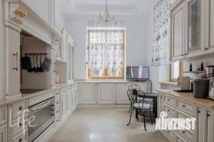 Дом 625м², 2-этажный, участок 18 сот.  