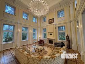 Дом 740м&sup2;, 3-этажный, участок 28 сот.  