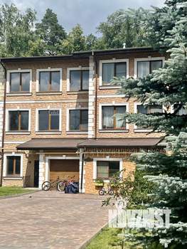 Таунхаус 276м², 3-этажный, участок 5 сот.  