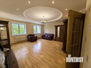 Дом 400м&sup2;, 3-этажный, участок 9 сот.  