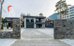 Дом 450м&sup2;, 2-этажный, участок 10 сот.  