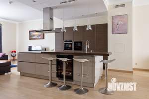 Таунхаус 440м², 3-этажный, участок 7 сот.  