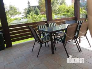 Коттедж 500м², 2-этажный, участок 10 сот.  