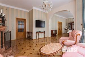 Коттедж 522м², 3-этажный, участок 9 сот.  