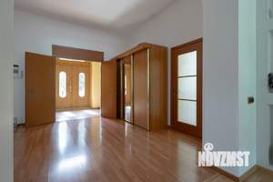 Коттедж 384м², 2-этажный, участок 15 сот.  