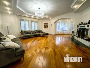 Коттедж 486м², 3-этажный, участок 16 сот.  