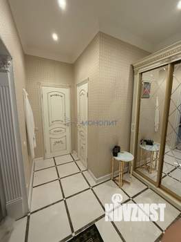 Дом 560м², 3-этажный, участок 8 сот.  