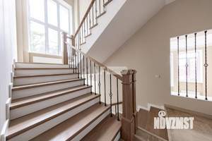 Дом 1000м², 3-этажный, участок 16 сот.  