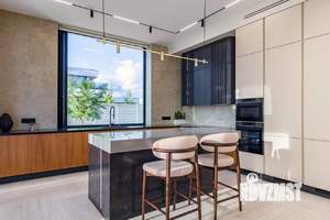 Дом 450м², 2-этажный, участок 16 сот.  