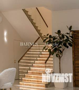 Дом 300м², 2-этажный, участок 10 сот.  