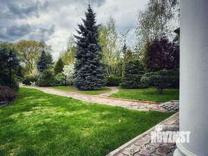 Коттедж 762м², 3-этажный, участок 30 сот.  
