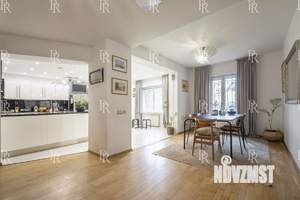 Дача 700м², 3-этажный, участок 17 сот.  